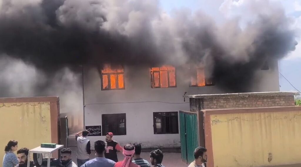 जम्मू-कश्मीर के बारामूला हॉस्टल में लगी आग, सभी छात्र सुरक्षित