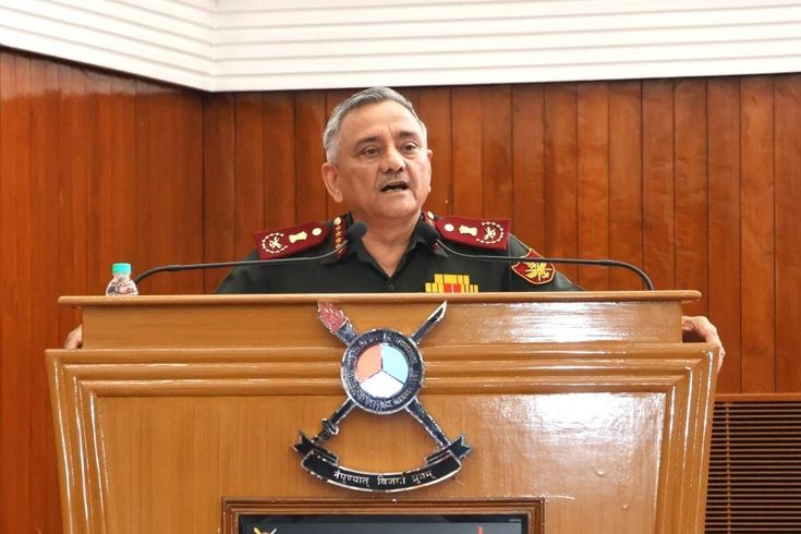 नौसेना अधिकारी ने कहा कि पाकिस्तानी सैन्य ठिकानों पर हमला न करने की राजनीतिक बाध्यता के कारण भारत ने ऑपरेशन सिंदूर में अपने लड़ाकू विमान खो दिए