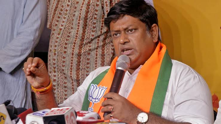 बंगाल गैंगरेप मामला: रातभर लॉकअप में बंद रहे BJP नेता सुकांत मजूमदार गिरफ्तारी ने खोली प्रशासन की पोल