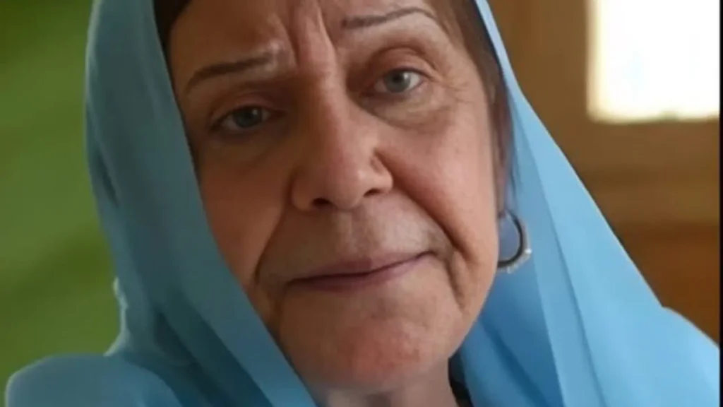 पाकिस्तानी अभिनेत्री आयशा खान अपने कराची स्थित घर में मृत पाई गईं, माना जा रहा है कि उनकी मौत एक सप्ताह पहले हुई थी।