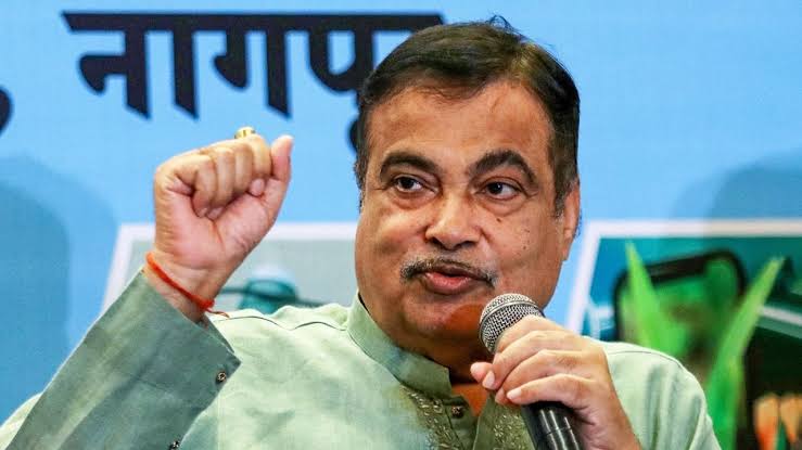 Nitin Gadkari: नितिन गडकरी का विमान गया एयरपोर्ट पर इमरजेंसी लैंडिंग, खराब मौसम बना कारण यहां पढ़ें पूरी खबर