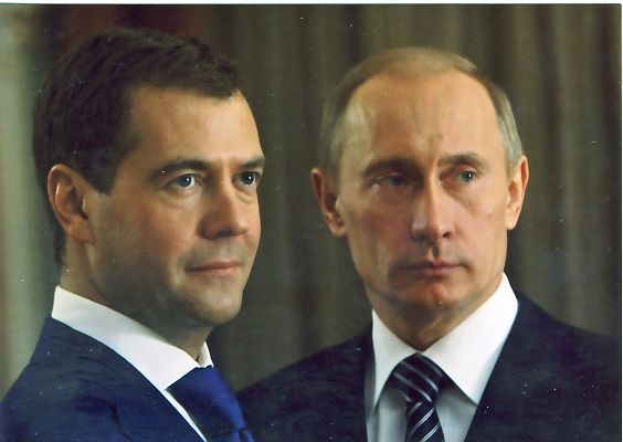 रूस के पूर्व राष्ट्रपति की पुतिन को सलाह: अमेरिका पर हमला करें - क्या है सच्चाई?