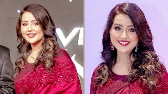 दुबई में महाराष्ट्र के CM की बीवी अमृता फडणवीस का ट्रेडिशनल लुक, लाल साड़ी में दिखीं बेहद खूबसूरत