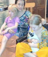 सबसे चर्चित रूसी महिला जो कर्नाटक की गुफा में रहती थी: एक आध्यात्मिक यात्रा